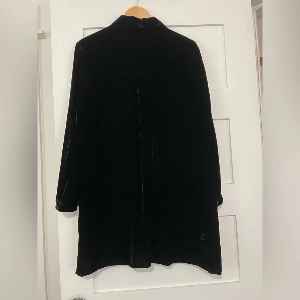 Eileen Fisher Classic Collar long shirt Black Velvet Size L NWT - Picture 3 of 3